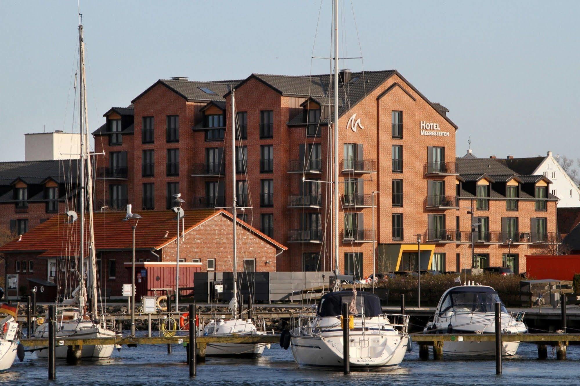 Hafenhotel Meereszeiten Heiligenhafen Exterior foto